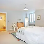 ALTIDO Vibrant 2 Bedroom Apartment in City Centre