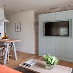 Cheval Abbey Strand Apartments, At Holyrood