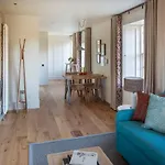 Cheval Abbey Strand Apartments, At Holyrood