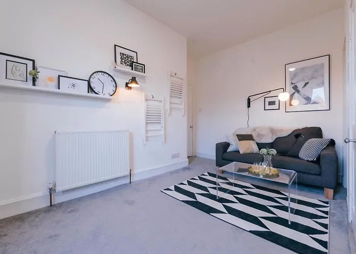 Stylish And Comfortable City Centre Apartment