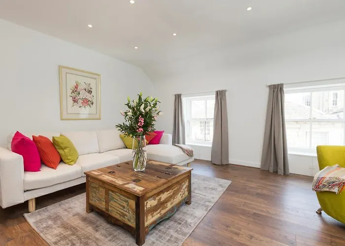Gloucester Lane - Central Mews Cottage