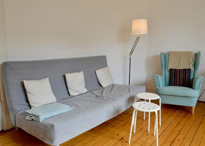 Central And Inviting 2 Bedroom Apartment Perfect For Festival