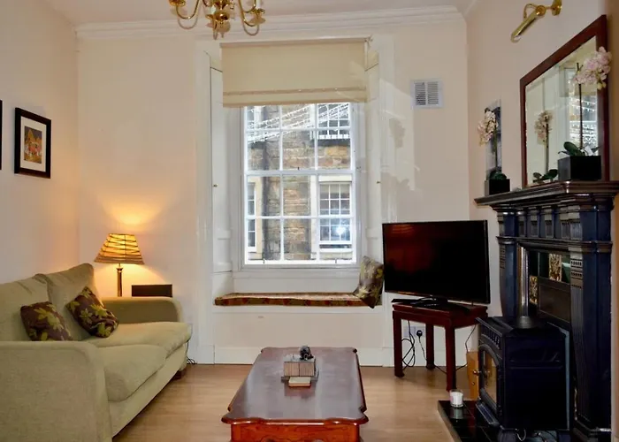 Homely Comfortable 2 Bed In Historic Rose Street