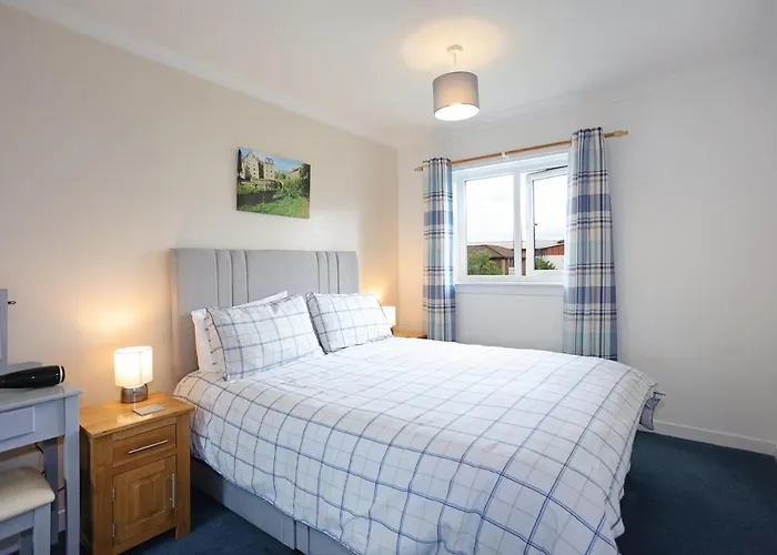 Ideal Central Edinburgh Location With Free On-Site Private Parking