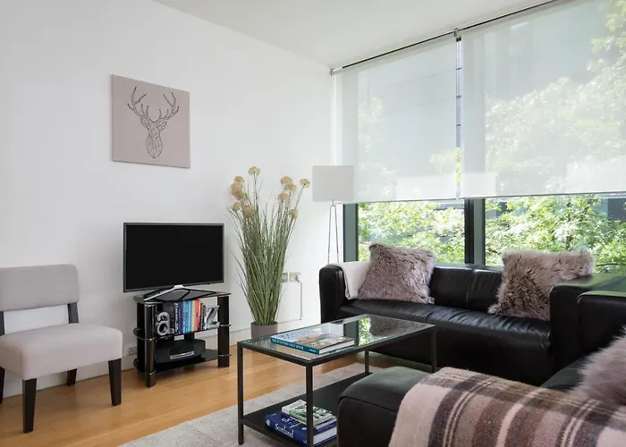 Diamond Quartermile Apartment