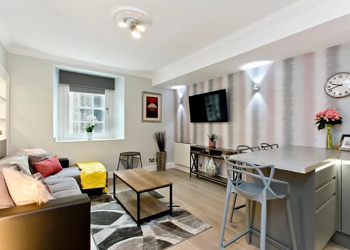 Ultra Modern, West End Village, Refurbished 1 Bed