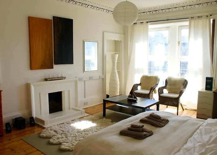 Lothian Road - Castle View Apartment