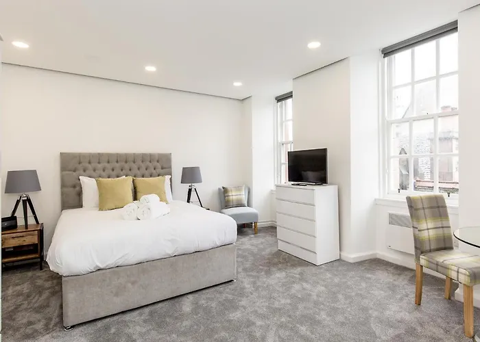 Refurbished Studio Next To The Royal Mile