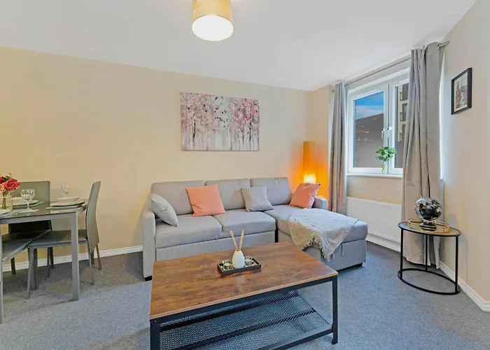 Modern & Spacious 2 Bedroom Serviced Apartment Next To Lochend Park - Private Underground Parking & Lift Available - Close To Edinburgh City Centre