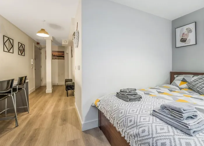 Relaxing & Cozy Studio Apartment - Oasis In The Heart Of Edinburgh - Sleeps Up To 3 Guests
