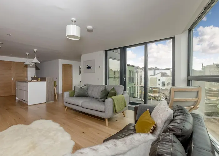 Altido Airy 3-Bed Apt Near Royal Botanic Garden