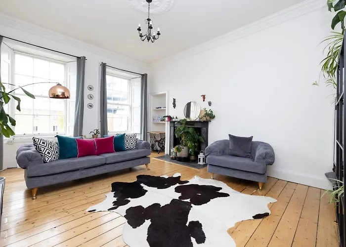 Altido Glamorous 2-Bed Flat Near Edinburgh Castle