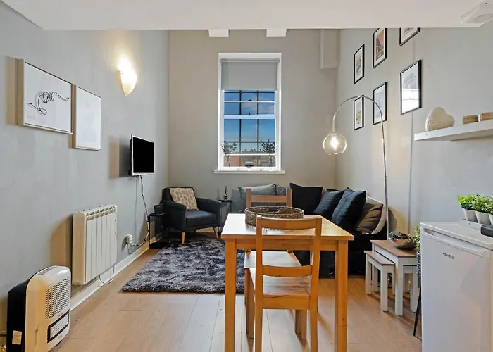 Duplex 3 Bedroom Mezzanine Apartment - Heart Of Edinburgh