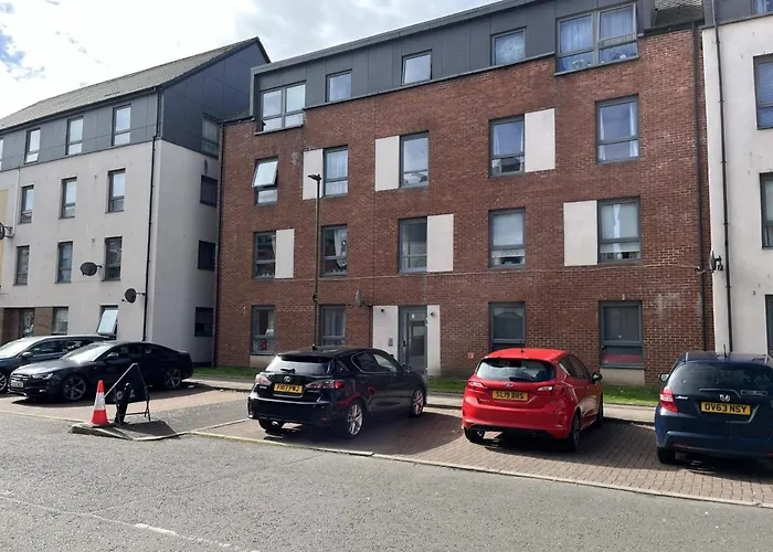 Bright 2 Bedroom Apartment - Edinburgh