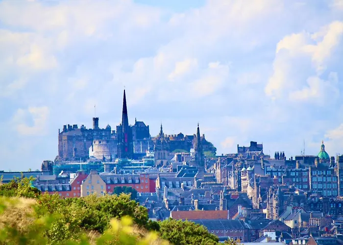 Best View In The Heart Of Edinburgh: Castle To Sea