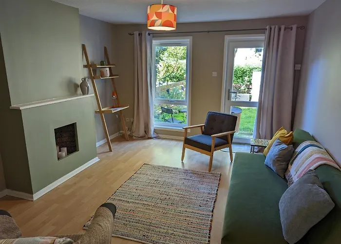 Family Friendly Central Garden Flat