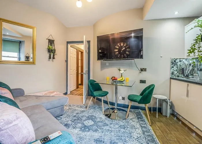 Stylish Central Edinburgh Abode