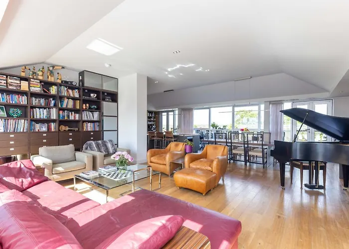 Joivy Beautiful Penthouse With Terrace & Jacuzzi