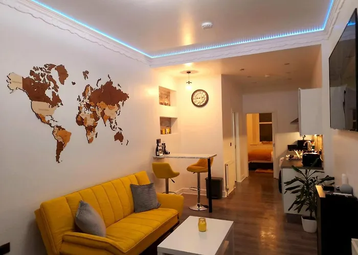 Modern Flat Near City Centre.