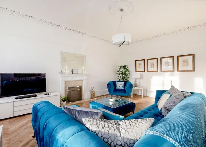 Heart Of Edinburgh City Centre 3 Bed Georgian Apt