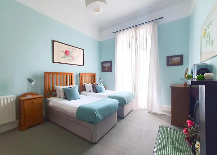 Stylish Central Edinburgh Apartment