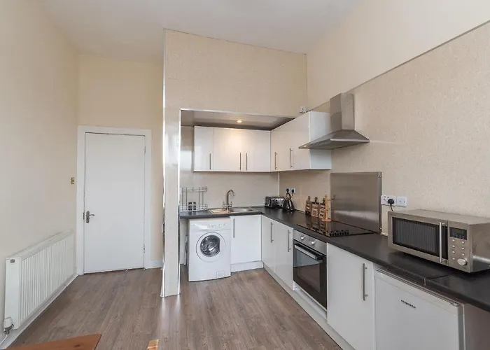 Spacious Ensuite Rooms In Edinburgh City Centre - Excellent Location