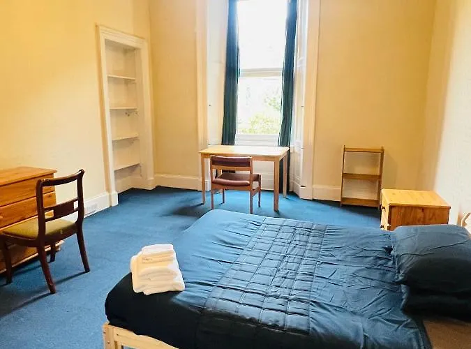 Massive 5Bed 2Bath Flat Available For Fringe Festival