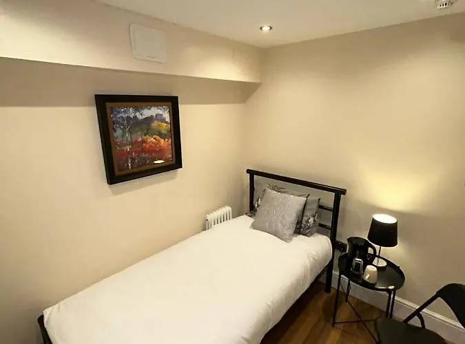 Cosy Single Room