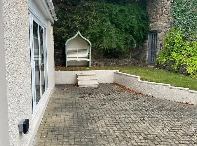 Cameron Coach House Modern Property In Murrayfield Edinburgh