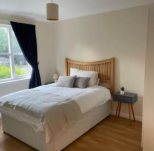 2 Bed City Centre Modern Flat
