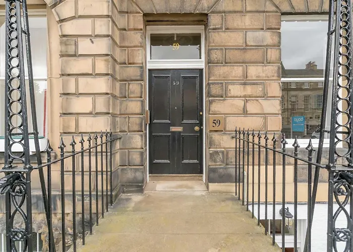 Melville Street Apartment