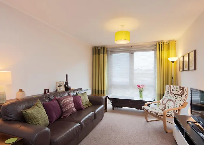 Logie Green Road Apartment
