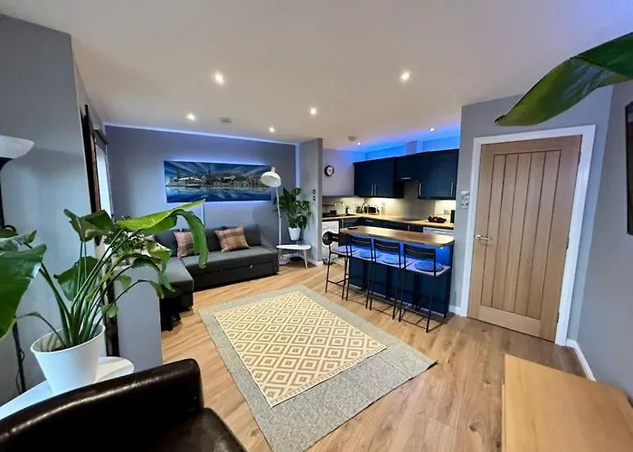 Sunshine On Leith. The River View Apartment!