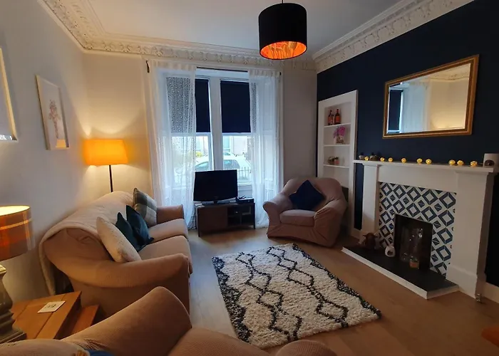 Beautiful Ground Floor Flat Near Haymarket