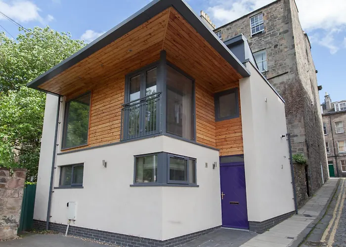 Stylish City Centre 2 Bed House - Amazing Location