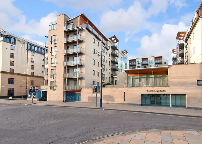 Holyrood Road Park Apartments - 379
