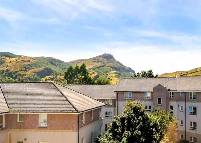 Arthur\'S Seat Nest