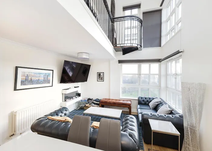 Joivy Stylish Apartment With Balcony In Old Town
