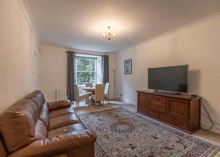 1 Bed Apartment In Great Central Location