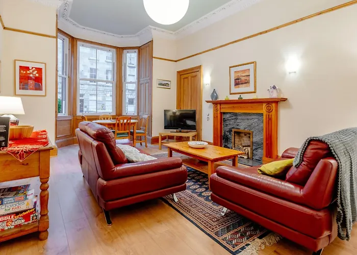 Beautiful Spacious Ground Floor Newington Flat