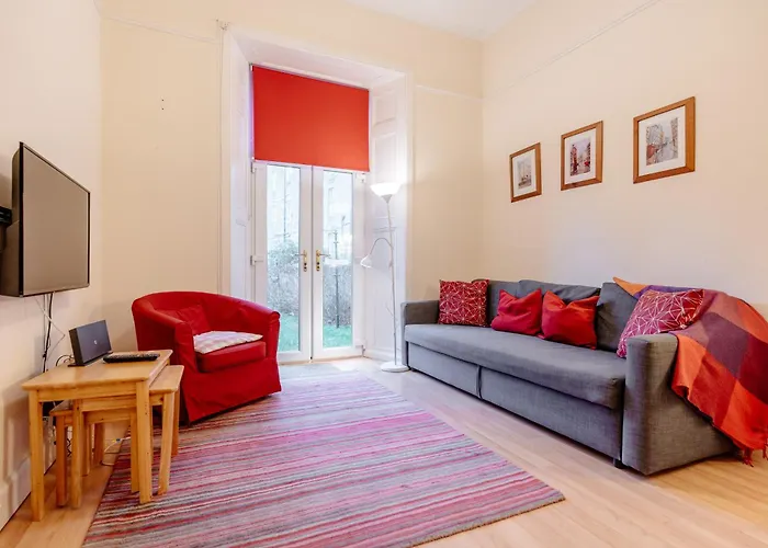 Delightful Ground Floor Newington Flat