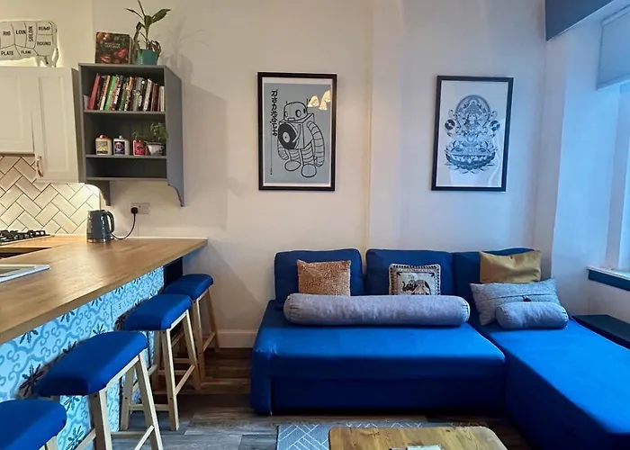 Trendy Historic Flat In Edinburgh