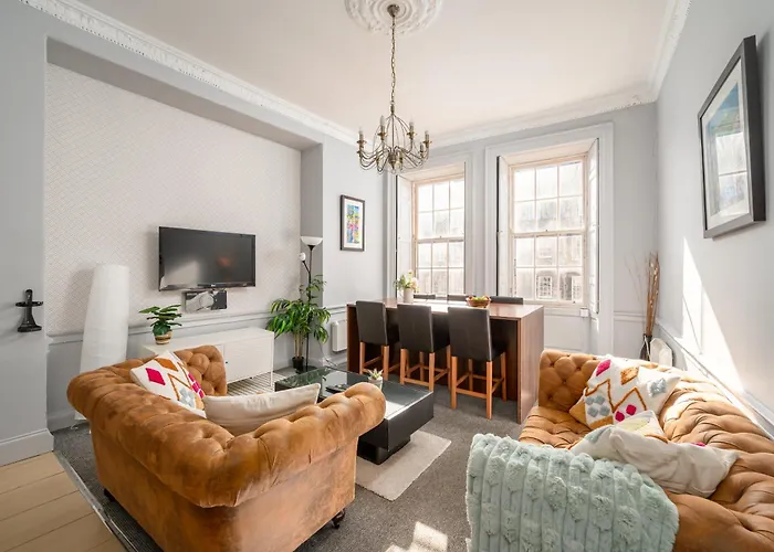 F&O Apartments - Vip Royal Mile 2 Bed Apartment - Sleeps 4