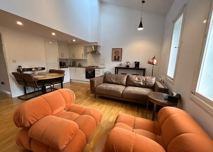 2 Bed 2 Bath With Private Parking