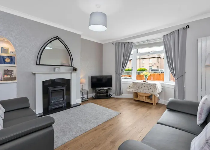 Crewe Apartment - 2 Bed, Free Off Street Parking And Private Garden