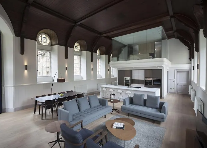 Iconic Dean Village Apartment
