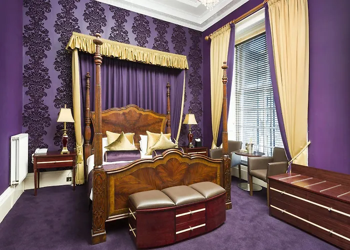 New Town Hotel