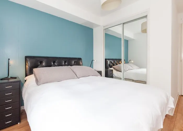 Annandale Street Quiet Central Family Apartment With Parking