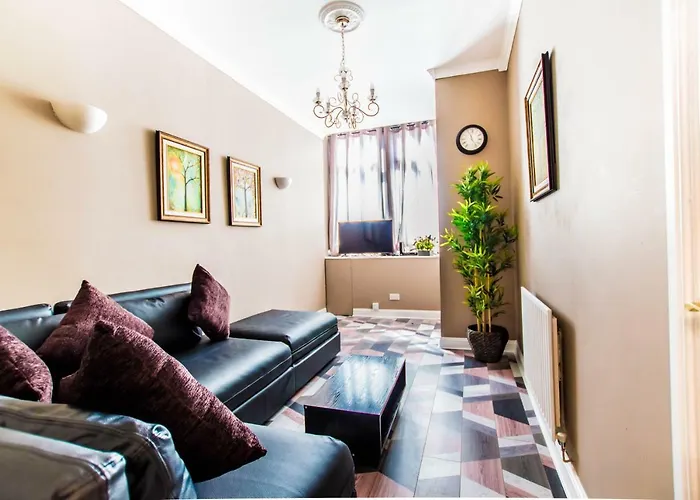 Montgomery Apartments - Crighton