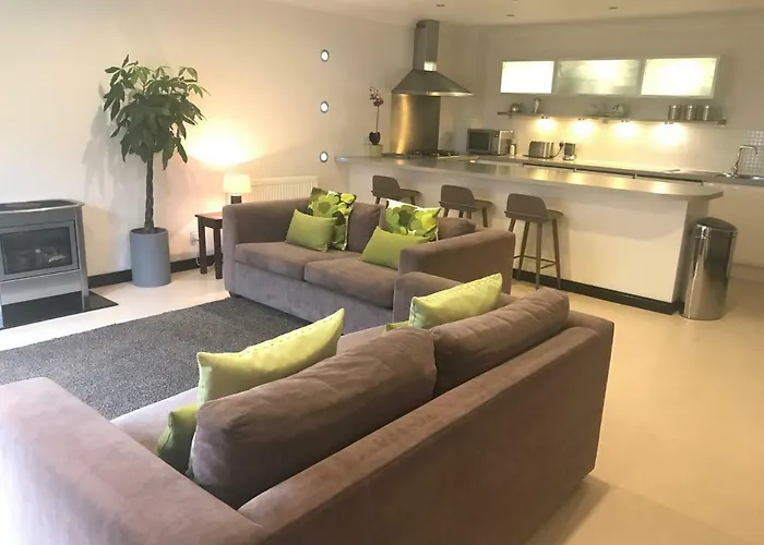 Aaron Glen Apartments